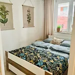 Z Ogrodkiem Apartment *