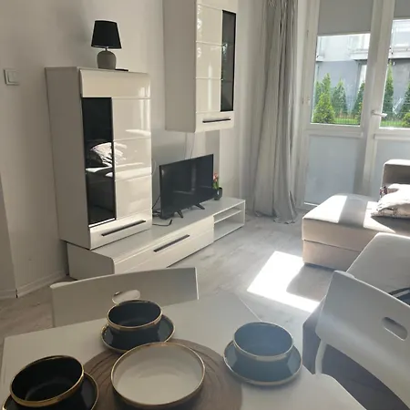 Apartment Z Ogrodkiem